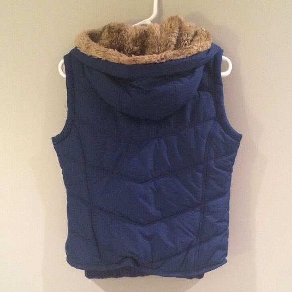 American Eagle Blue Hooded Furry Vest M - Picture 2 of 4